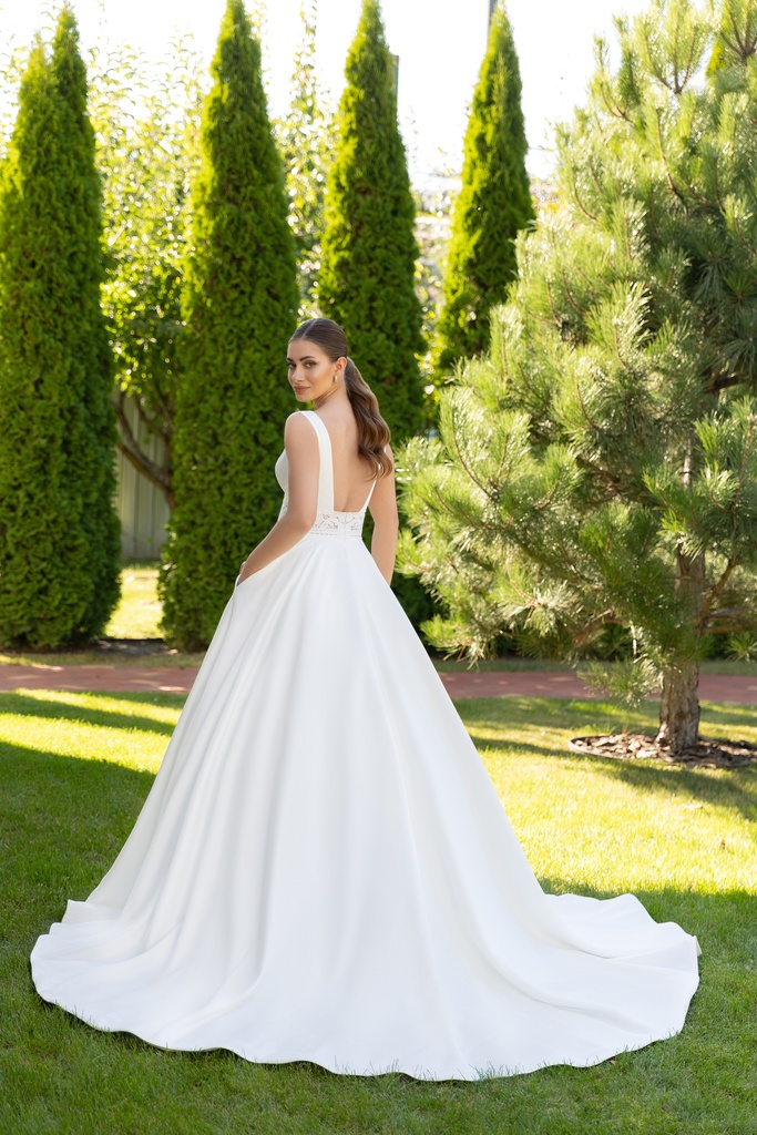 NM0010 ivory
