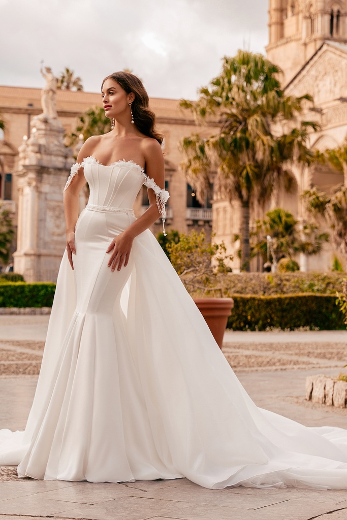 8043 Detachable organza skirt