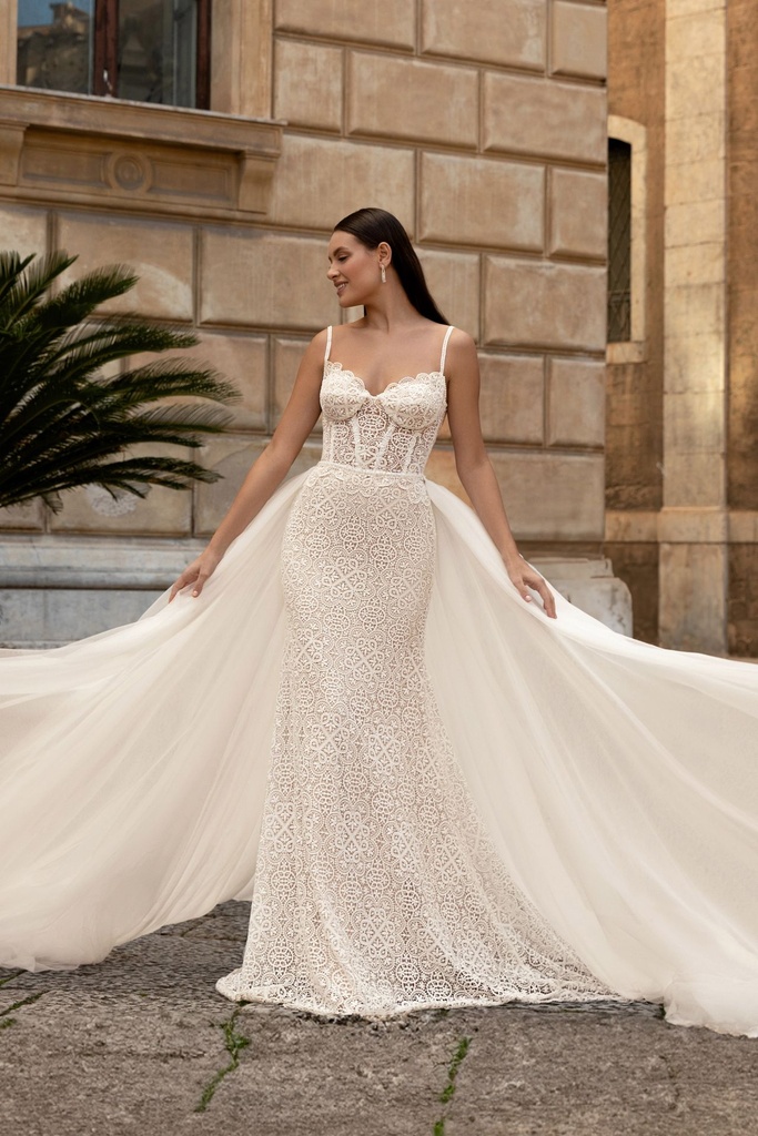 8047 Detachable tulle skirt